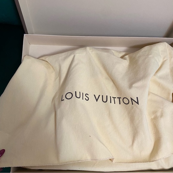 Louis Vuitton Neverfull MM tote unites timeless design in Damier Ebene canvas - Picture 9 of 16